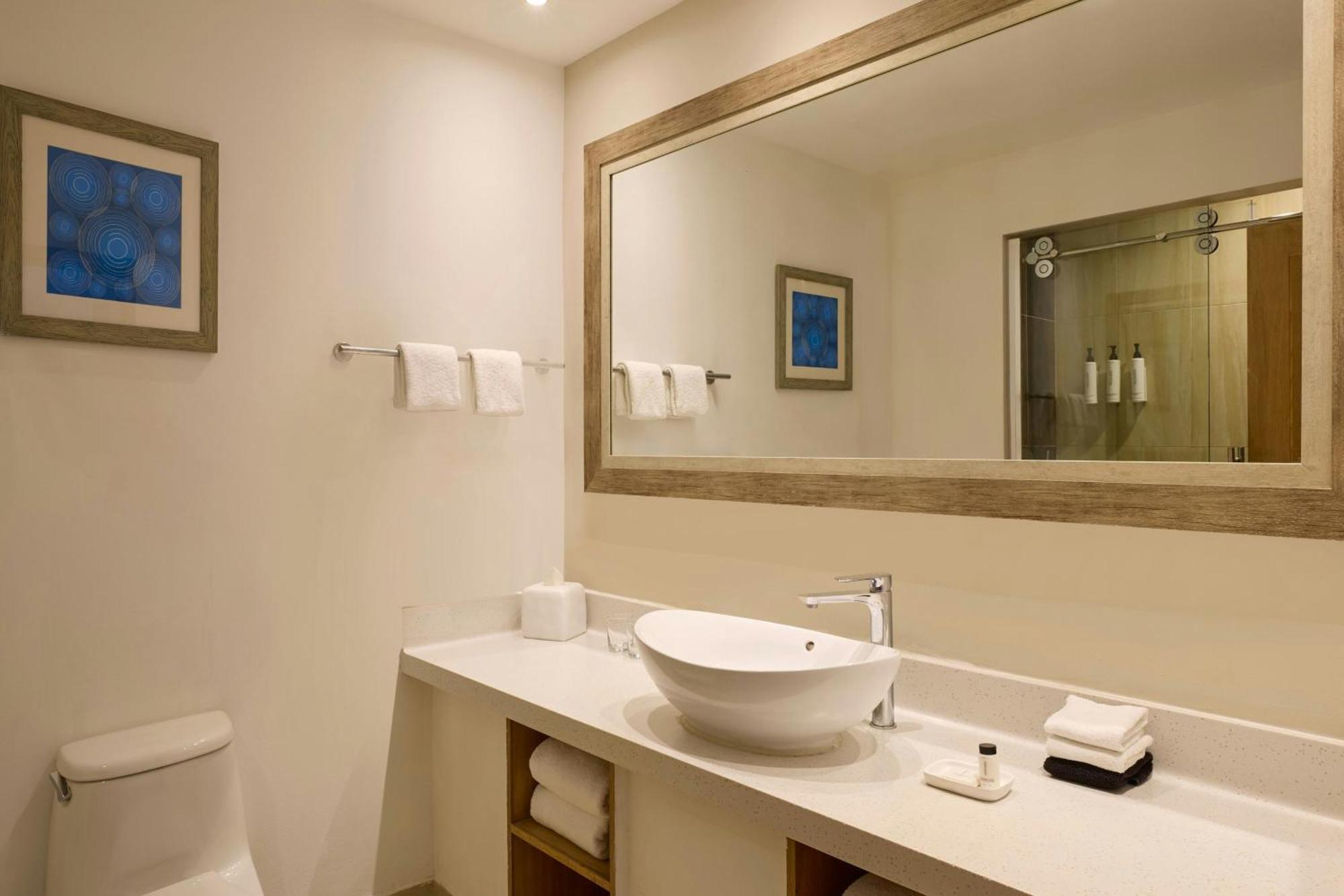 Waves Resort & Spa, Barbados, An Autograph Collection All-Inclusive Resort Saint James Exterior foto